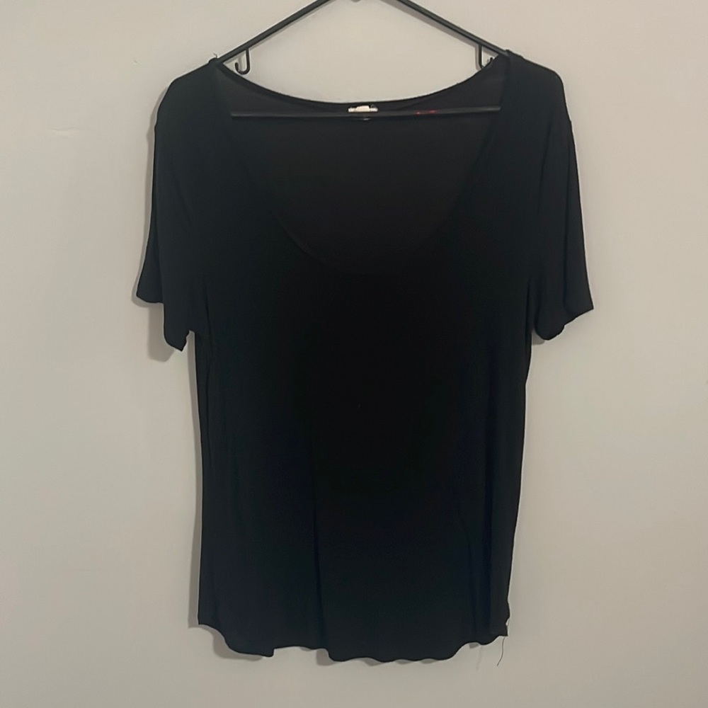 medium comfy relaxed tee shirt 🖤